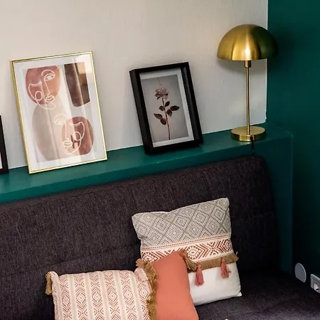 Duplex Sur Cour, Rue Caponiere 아파트 *