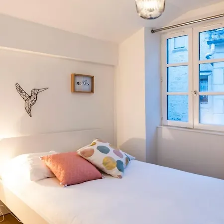 Duplex Sur Cour, Rue Caponière