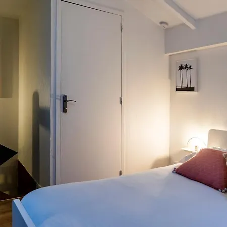 Daire Duplex Sur Cour, Rue Caponiere *