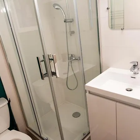 아파트 Duplex Sur Cour, Rue Caponiere 캉