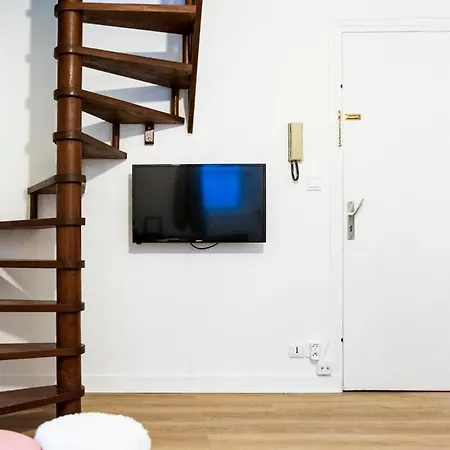 Daire Duplex Sur Cour, Rue Caponiere *