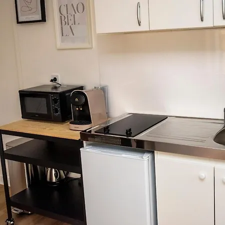 Duplex Sur Cour, Rue Caponiere Daire