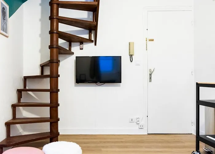 Apartament Duplex Sur Cour, Rue Caponiere *